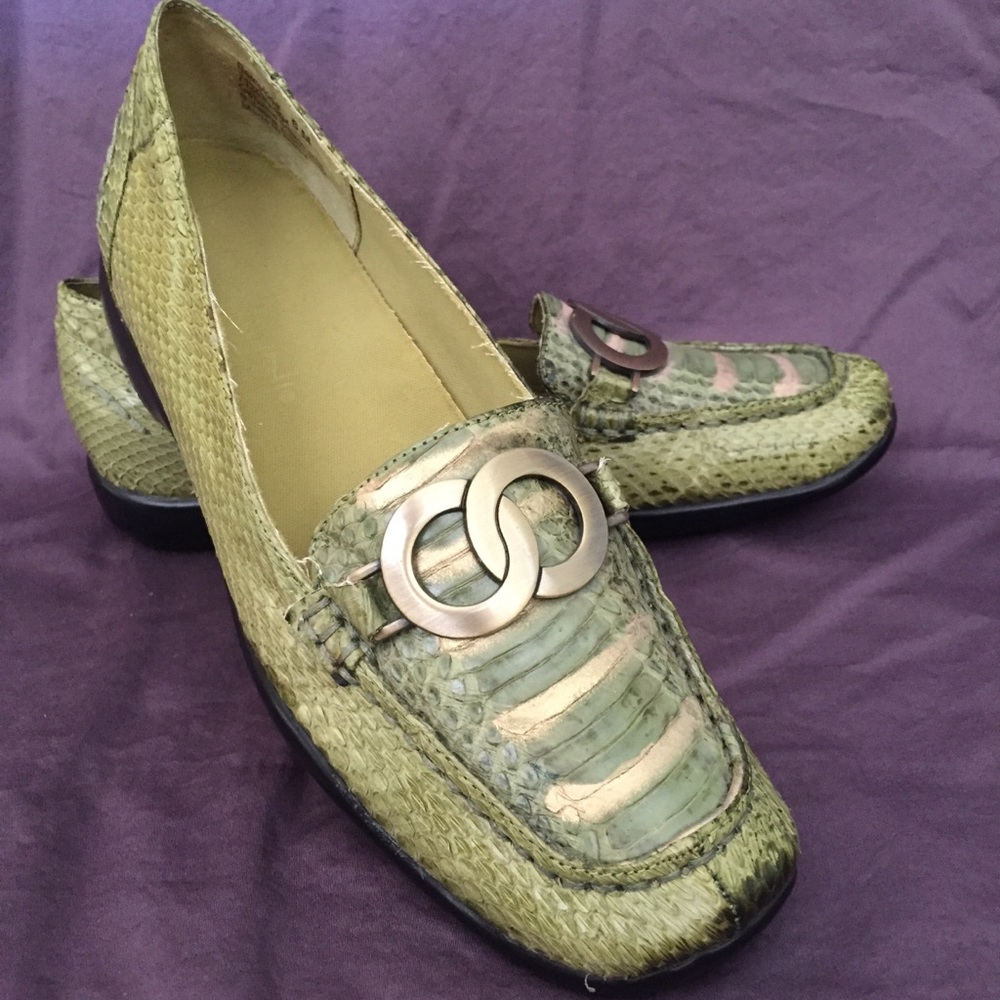 Vintage Bellini Genuine Snakeskin Barcelona Loafer Green 6